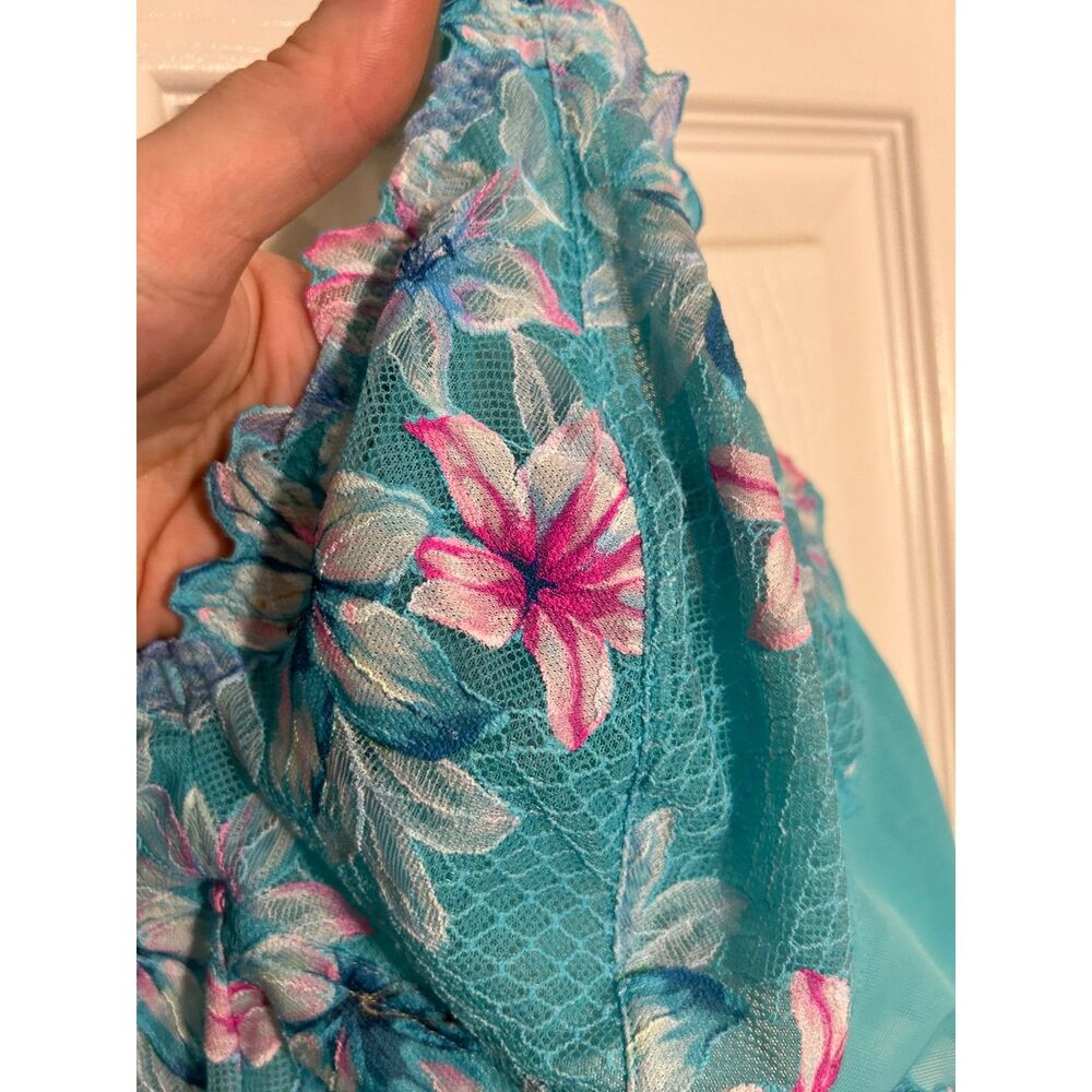 Torrid Turquoise Floral Embroidered Lace Wireless Bralette Size 1